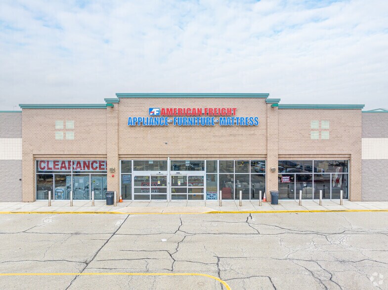 More Photos Of 300-700 Broadview Village Sq, Broadview Unknown For Sale