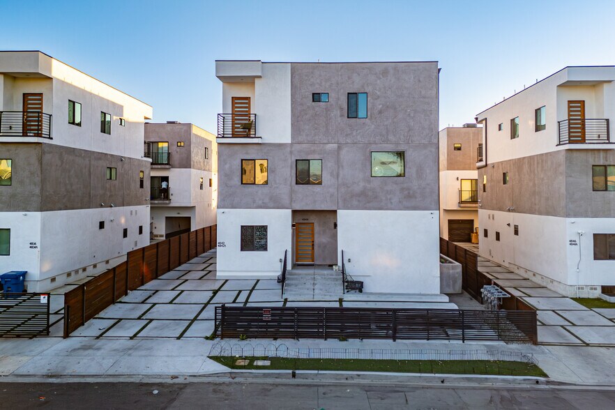 More Photos Of 4842 W 17th St, Los Angeles Apartments For Sale