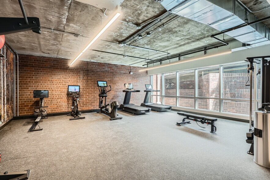 More Photos Of 1873 S Bellaire St, Denver Office For Lease