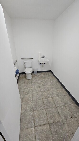 More Photos Of 7000 E 58th Ave, Commerce City Warehouse For Lease