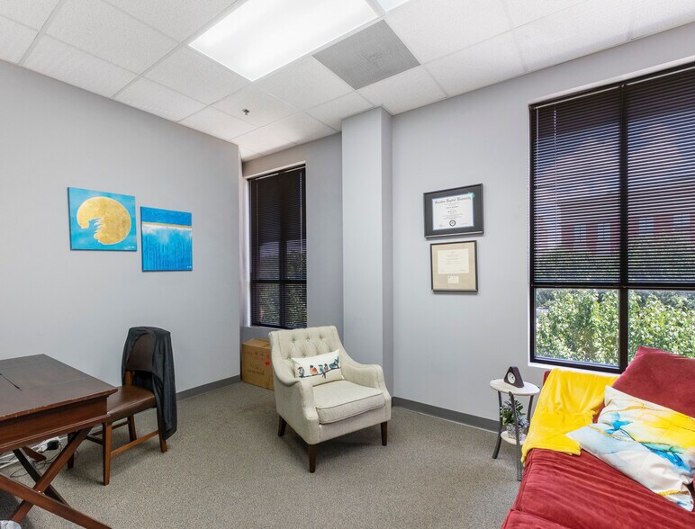 More Photos Of 52 Sugar Creek Center Blvd, Sugar Land Office For Lease