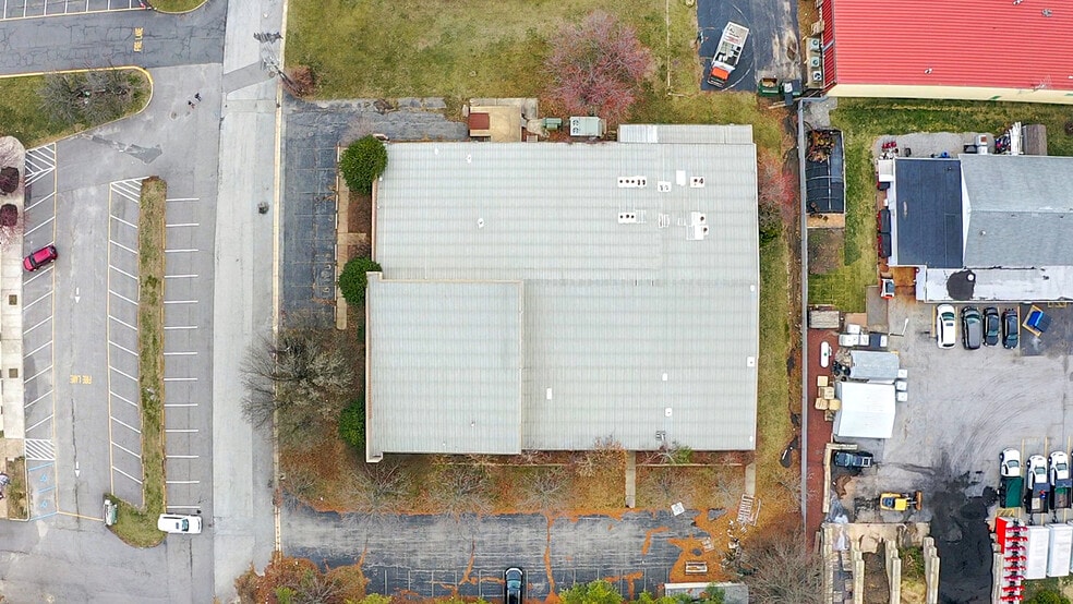 More Photos Of 200 Century Blvd, New Castle Warehouse For Sale