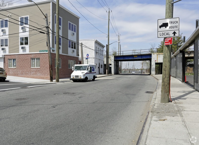 More Photos Of 1960 Richmond Ter, Staten Island Auto Repair For Lease