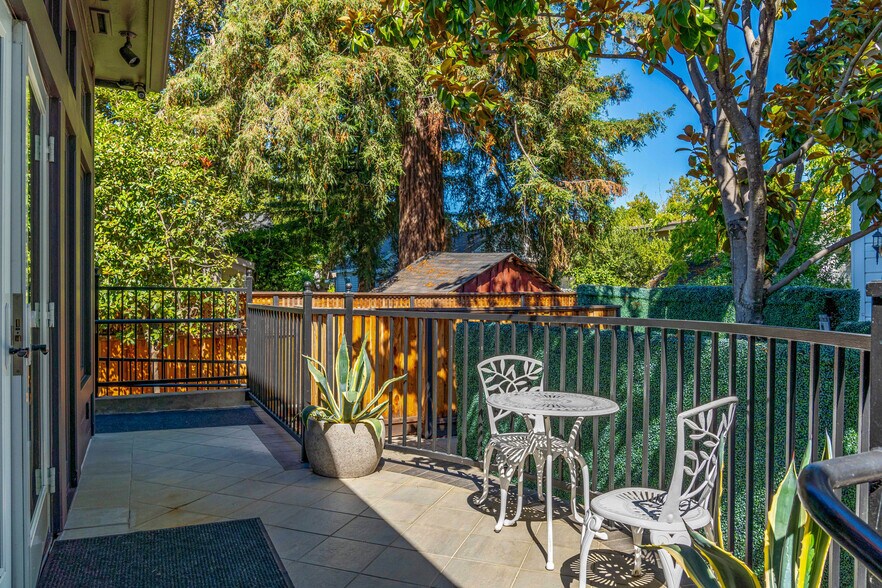 More Photos Of 443 Brown St, Napa Hotel For Sale