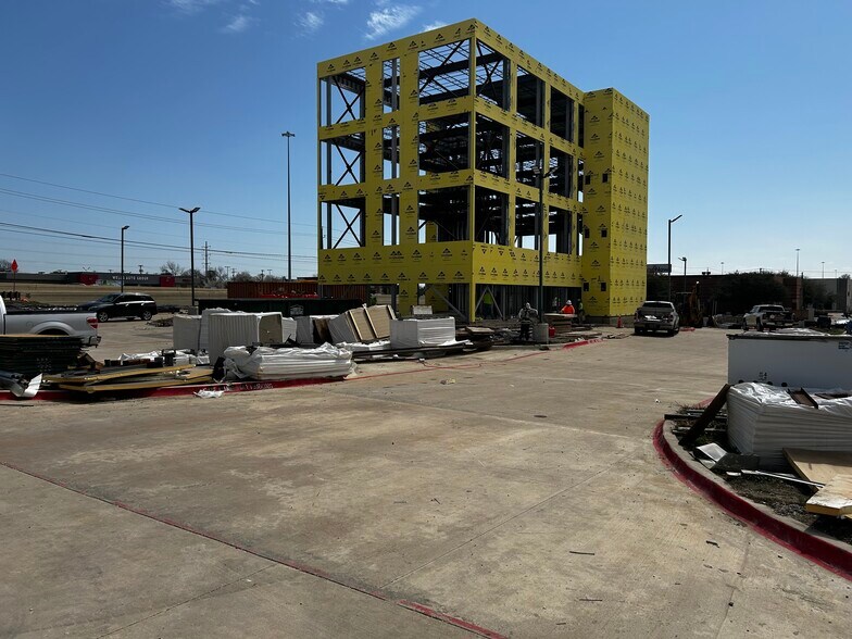 More Photos Of 851 N Central, McKinney Medical For Sale