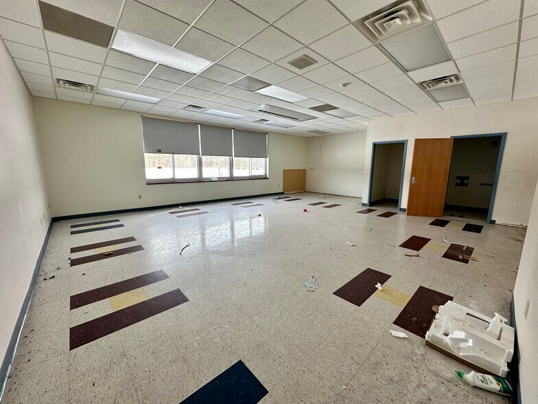 More Photos Of 55 Cox Rd, Williamstown Schools For Sale