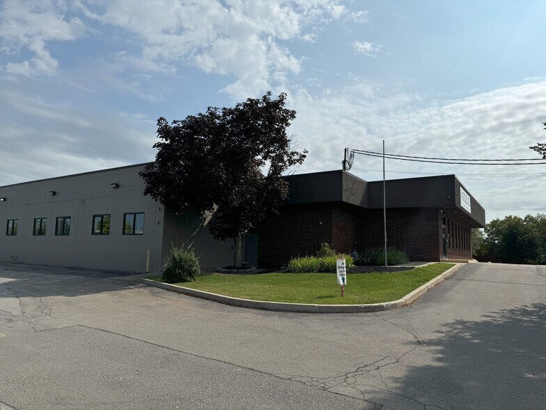 More Photos Of 80 Lawrence Bell Dr, Williamsville Research And Development For Lease