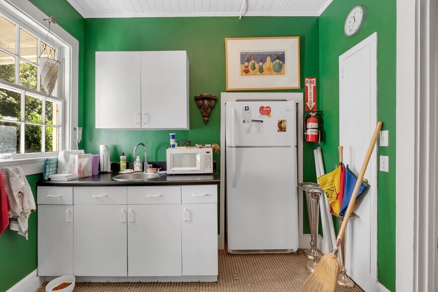 More Photos Of 231 E 5th Ave, Tallahassee Office For Sale