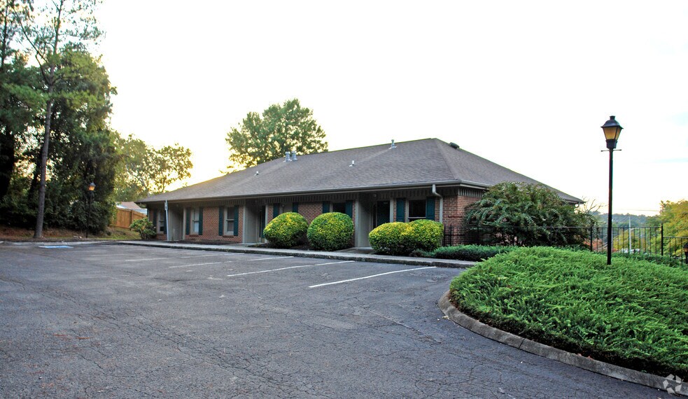 More Photos Of 2507 Mineral Springs Ave, Knoxville Office For Sale