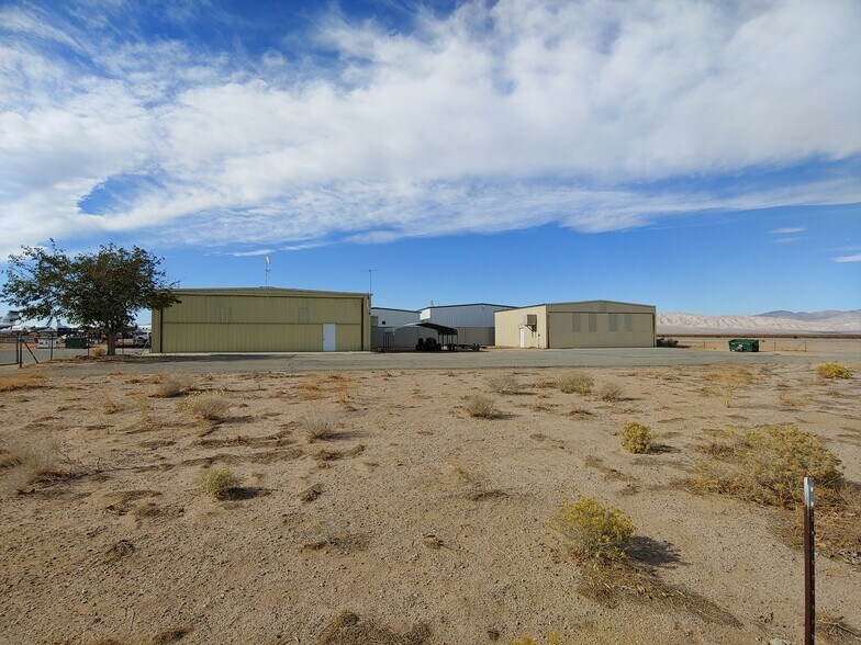 More Photos Of 6001 Curtis Pl, California City Warehouse For Sale