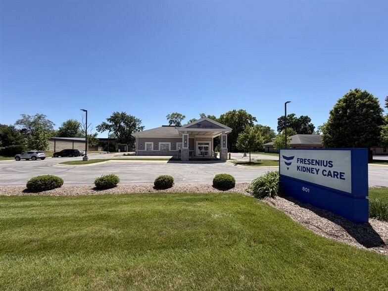 More Photos Of 801 W Bristol St, Elkhart Medical For Lease