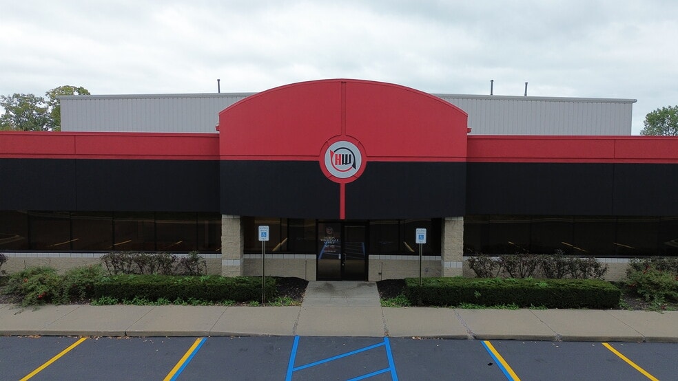More Photos Of 43590 Elizabeth Rd, Clinton Township Warehouse For Lease