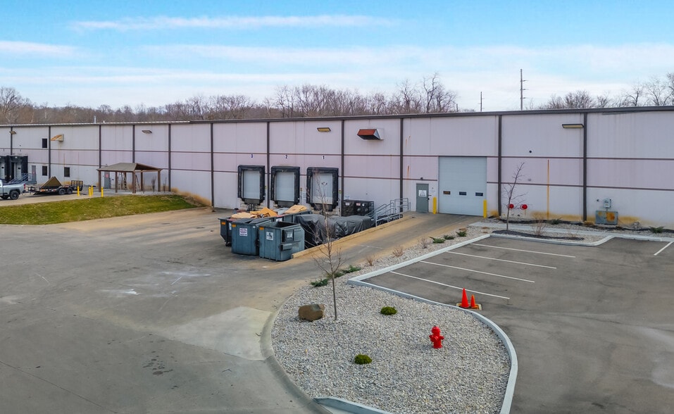 More Photos Of 1550 Kingsview Dr, Lebanon Distribution For Sale