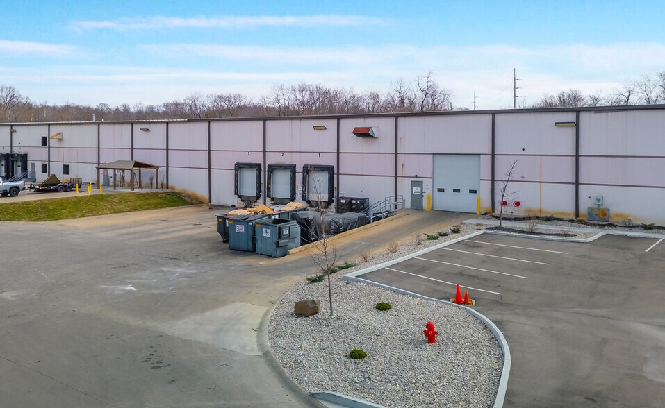 More Photos Of 1550 Kingsview Dr, Lebanon Distribution For Sale