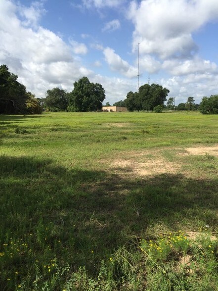 More Photos Of 14945 Wiggins Rd, Conroe Industrial For Sale