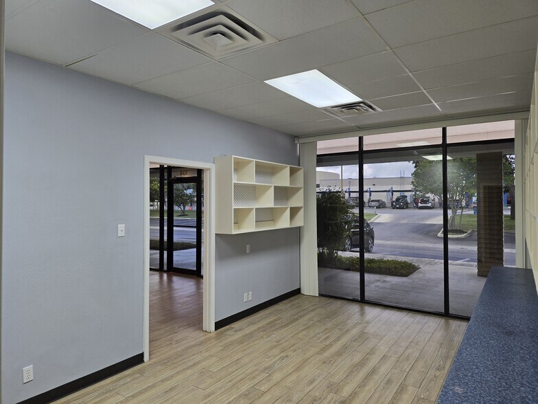 More Photos Of 24123 Boerne Stage Rd, San Antonio Unknown For Lease