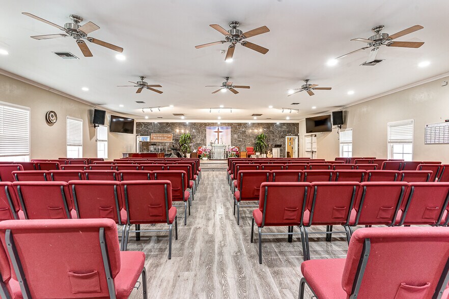 More Photos Of 600 S Towne Ave, Pomona Religious Facility For Sale