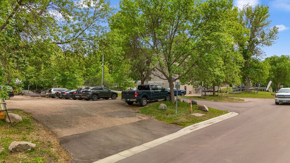 More Photos Of 4388 Shoreline Dr, Spring Park Storefront Retail Office For Sale