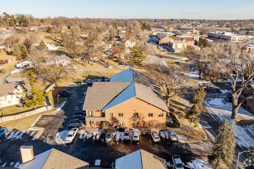 More Photos Of 11620 Arbor St, Omaha Office For Lease