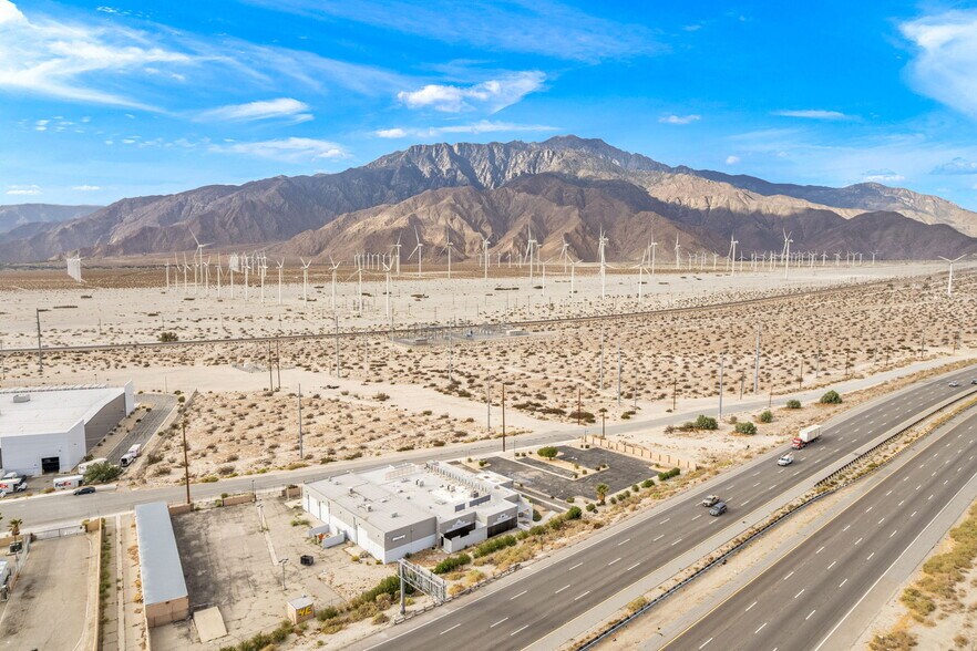 More Photos Of 690 W Garnet Ave, Palm Springs Light Distribution For Lease