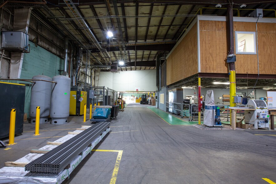 More Photos Of 8 Morin St, Biddeford Warehouse For Sale