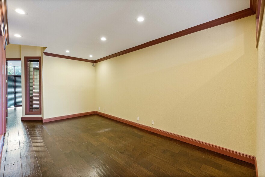 More Photos Of 658 W Indiantown Rd, Jupiter Medical For Sale