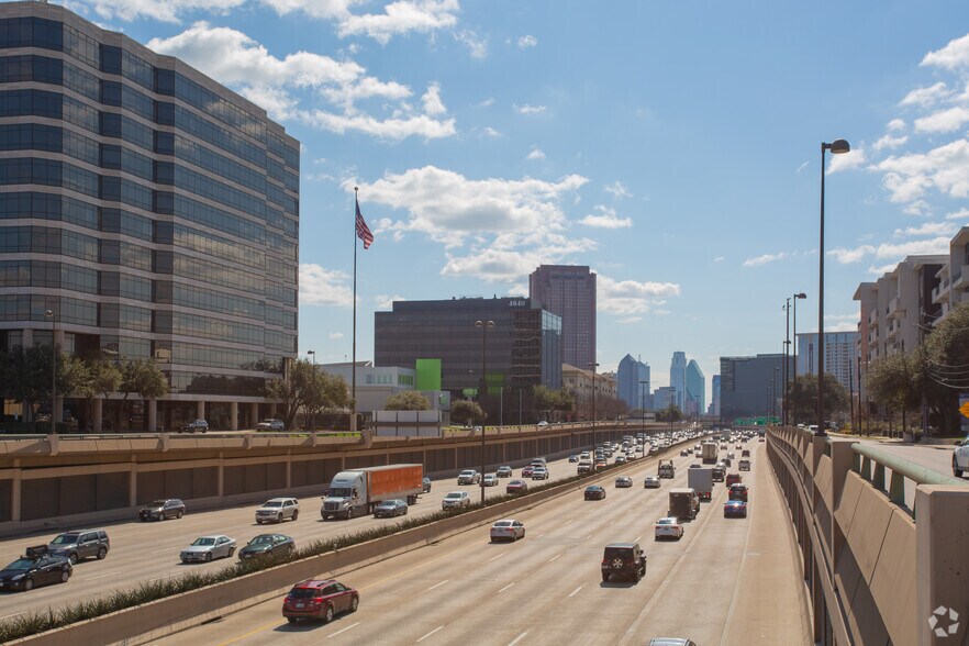More Photos Of 4131 N Central Expy, Dallas Office For Lease
