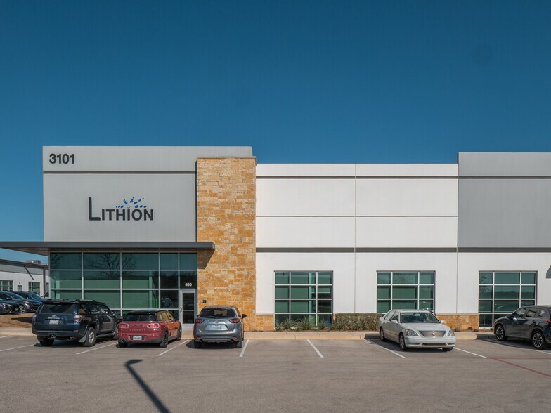 More Photos Of 3101 Eagles Nest St, Round Rock Flex For Lease