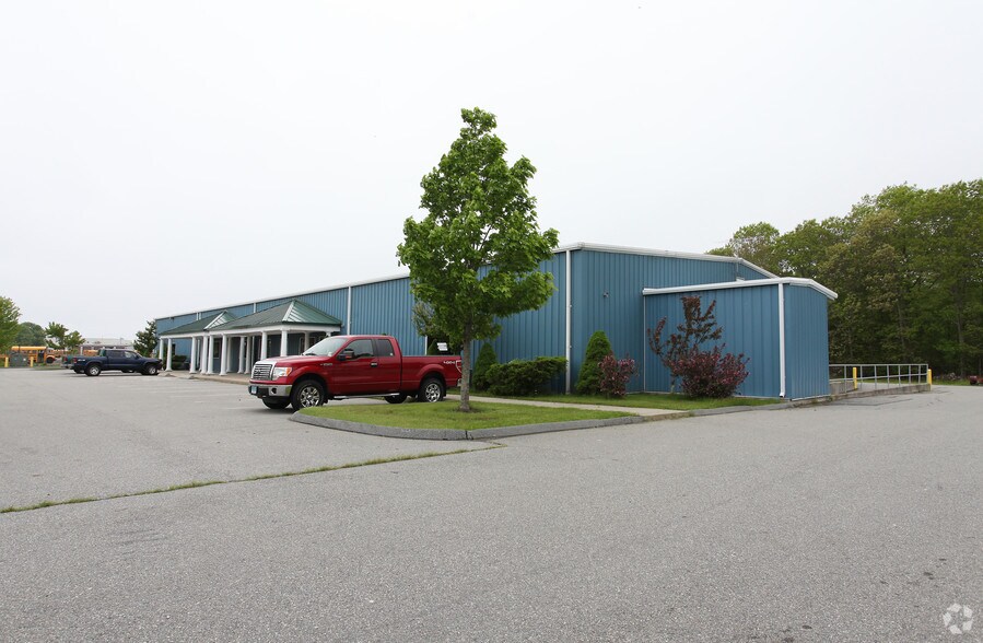 Primary Photo Of 115 Leonard Dr, Groton Service For Lease