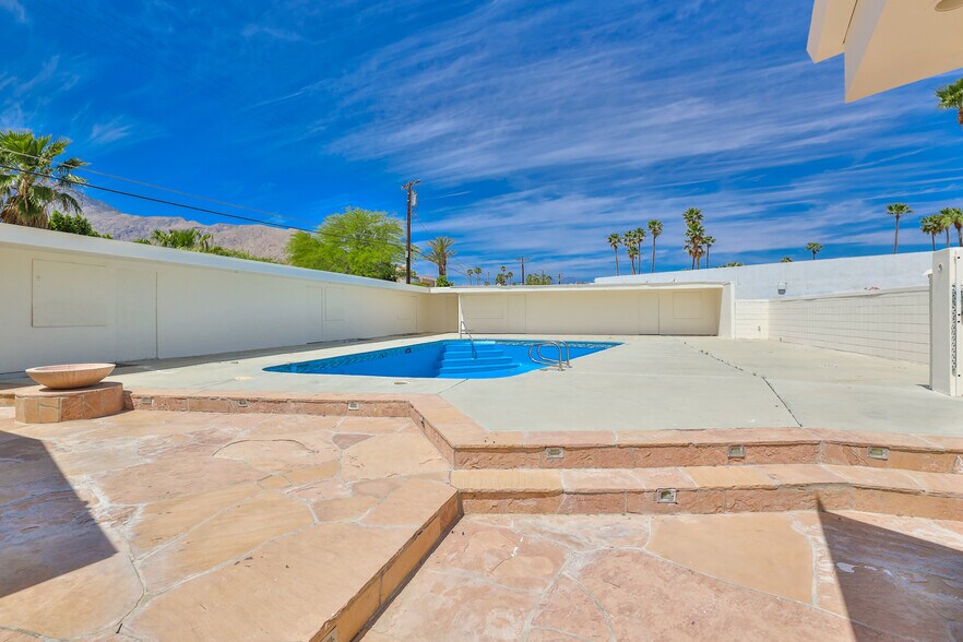 More Photos Of 2249 N Palm Canyon Dr, Palm Springs Hotel For Sale