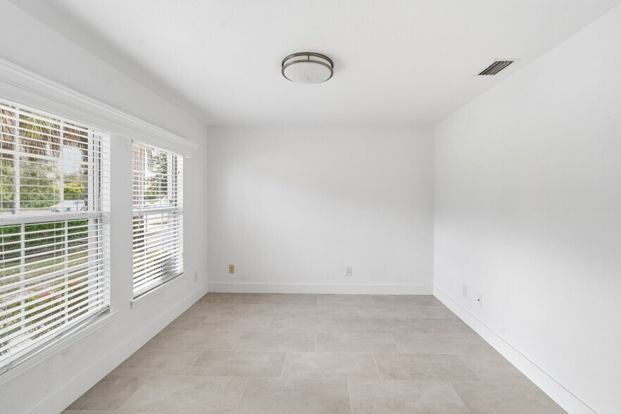 More Photos Of 5106 Lee Blvd, Lehigh Acres Office For Sale