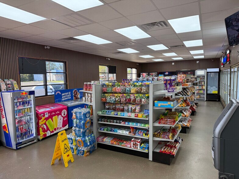 More Photos Of 1708 S Mobberly Ave, Longview Service Station For Sale