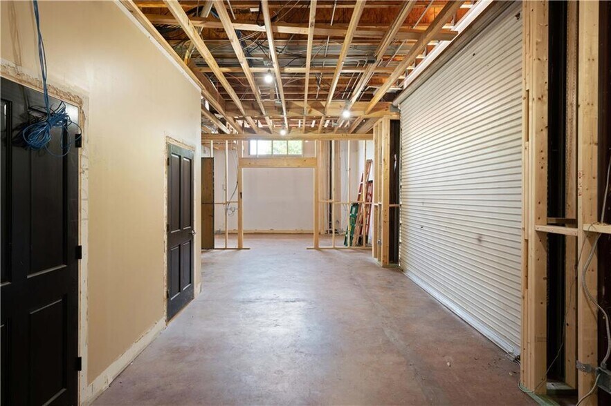 More Photos Of 16 Boardwalk Plz, Saint Simons Island General Retail For Sale