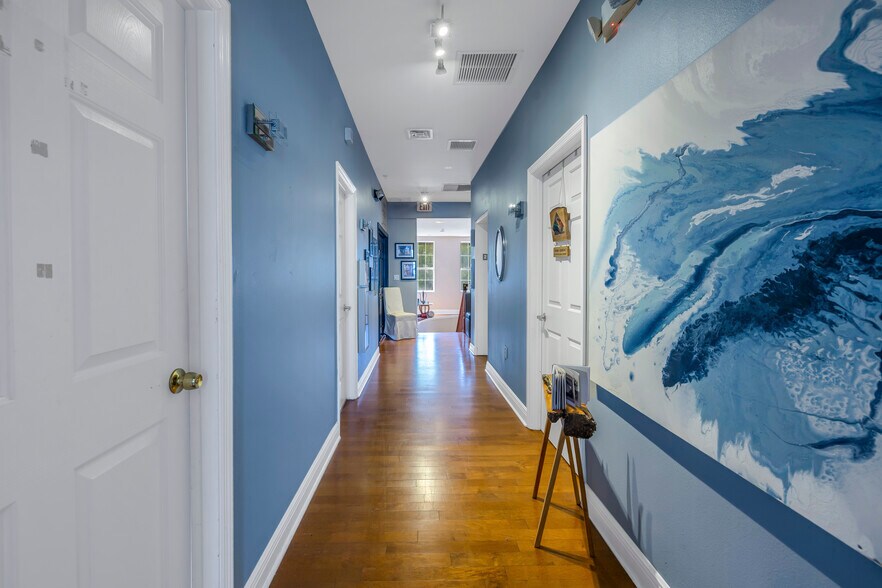 More Photos Of 2834 Beach Blvd, Gulfport Freestanding For Sale