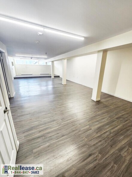 More Photos Of 138 Main St W, Shelburne Storefront Retail Residential For Lease