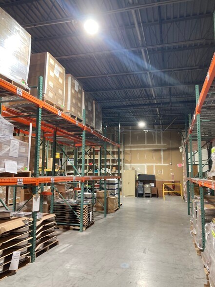 More Photos Of 14-16 Thomas J Rhodes Industrial Dr, Trenton Warehouse For Lease