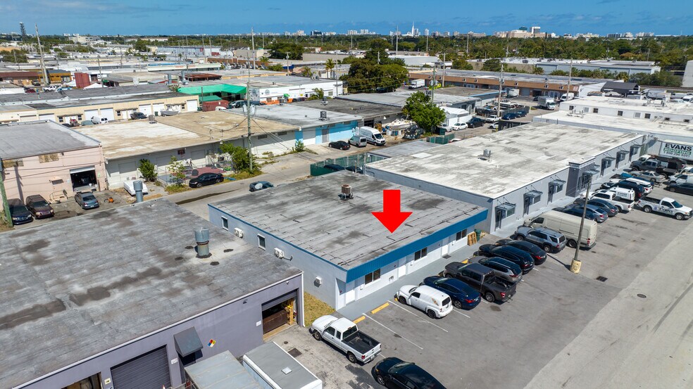 More Photos Of 1053-1057 NE 43rd St, Oakland Park Warehouse For Lease
