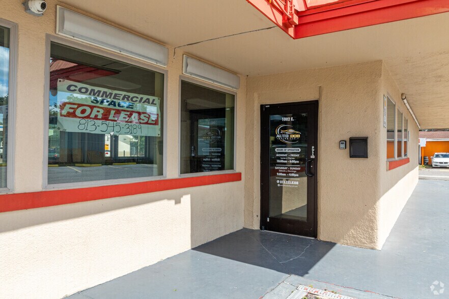 More Photos Of 1002 E Hillsborough Ave, Tampa Storefront For Lease
