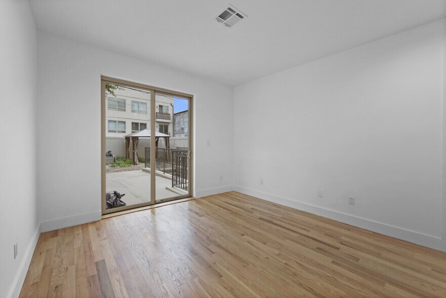 More Photos Of 882 Metropolitan Ave, Brooklyn Multifamily For Sale