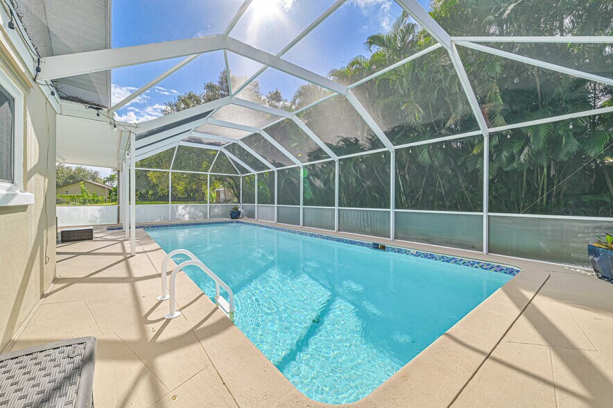More Photos Of 4240 Ellis Rd, Fort Myers Apartments For Sale