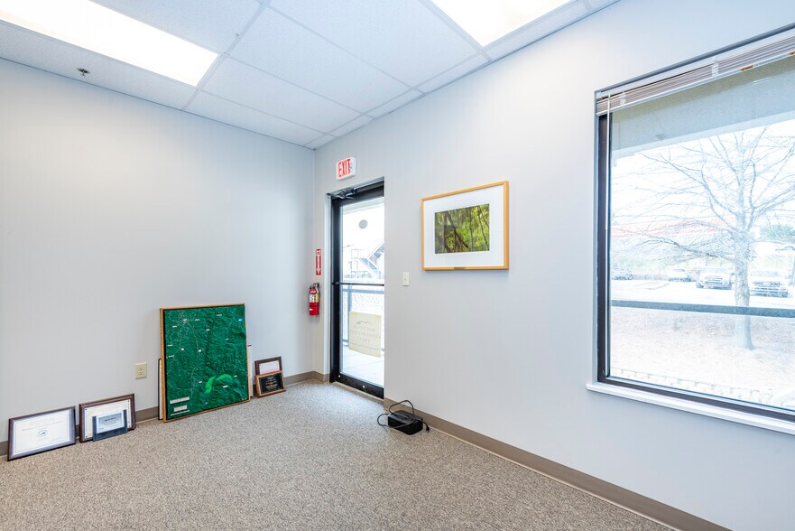 More Photos Of 12 Sammy McGhee Blvd, Jasper Medical For Sale