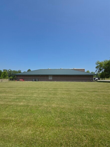 More Photos Of 4493 Walden Ave, Lancaster Office For Sale