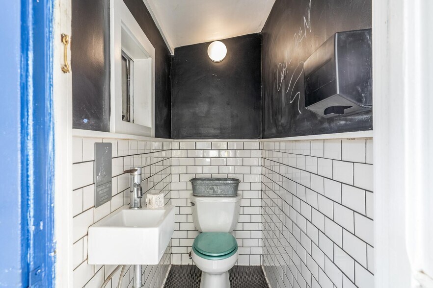 More Photos Of 11 Wharf Rd, Bolinas General Retail For Sale