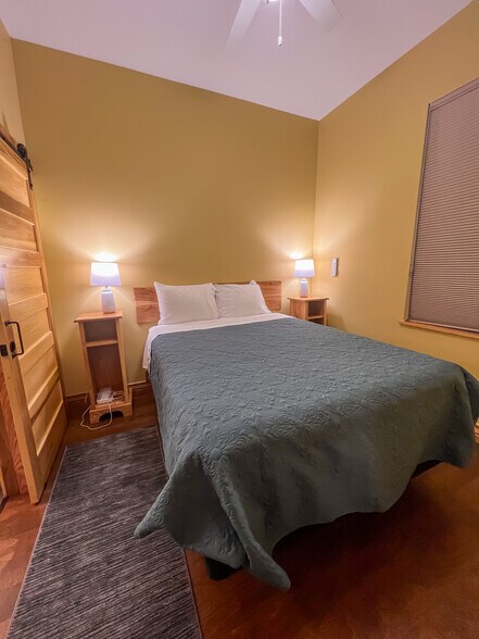 More Photos Of 201 N Main St, Elkader Flex For Sale