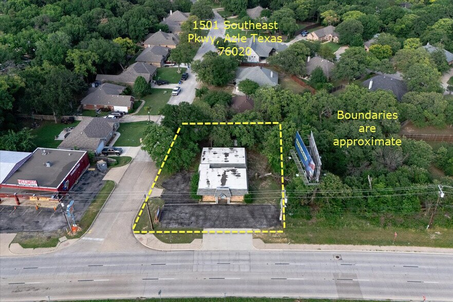 More Photos Of 1501 Southeast Pky, Azle Office For Sale