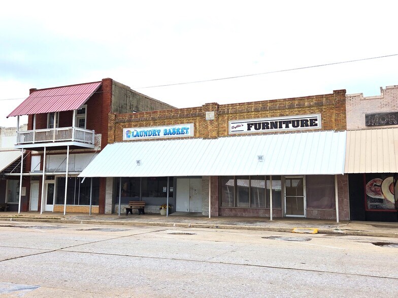 More Photos Of 110 Main St, Ringling General Retail For Sale
