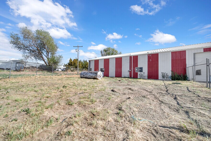 More Photos Of 104 Main St, Wiggins Industrial For Sale