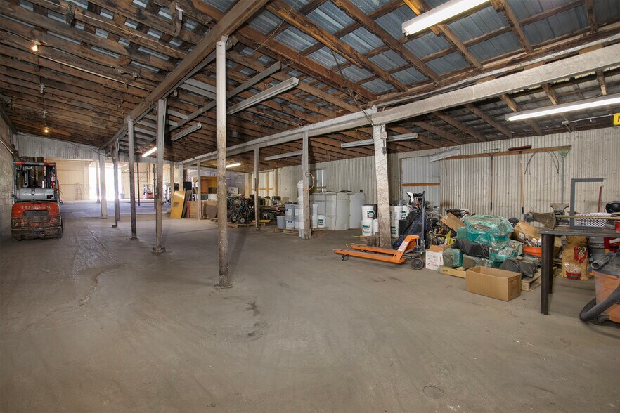 More Photos Of 15393 Highway 64 W, Tyler Warehouse For Lease