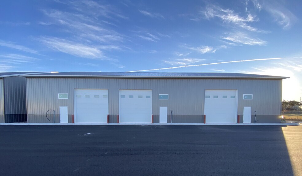 More Photos Of 108 Dundas Rd, Monticello Warehouse For Sale