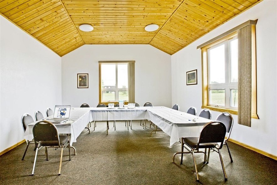 More Photos Of 1915 Highway 59 S, Thief River Falls Hotel For Sale